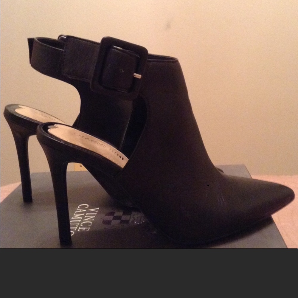 Gianni Bini black open back heeled booties